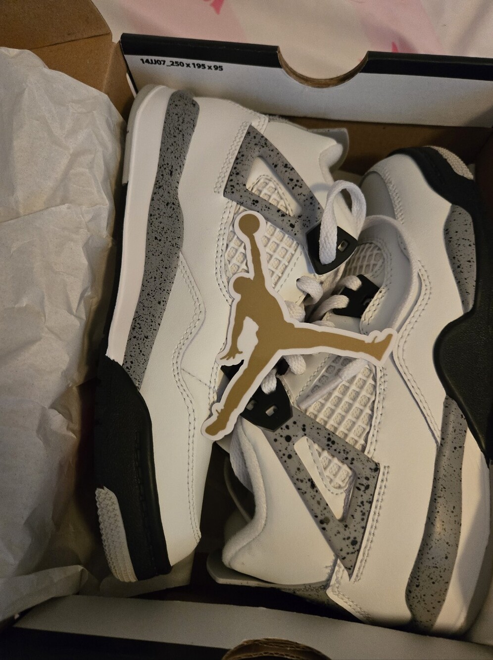 NEVER WORN JORDAN 4 RETRO OG
